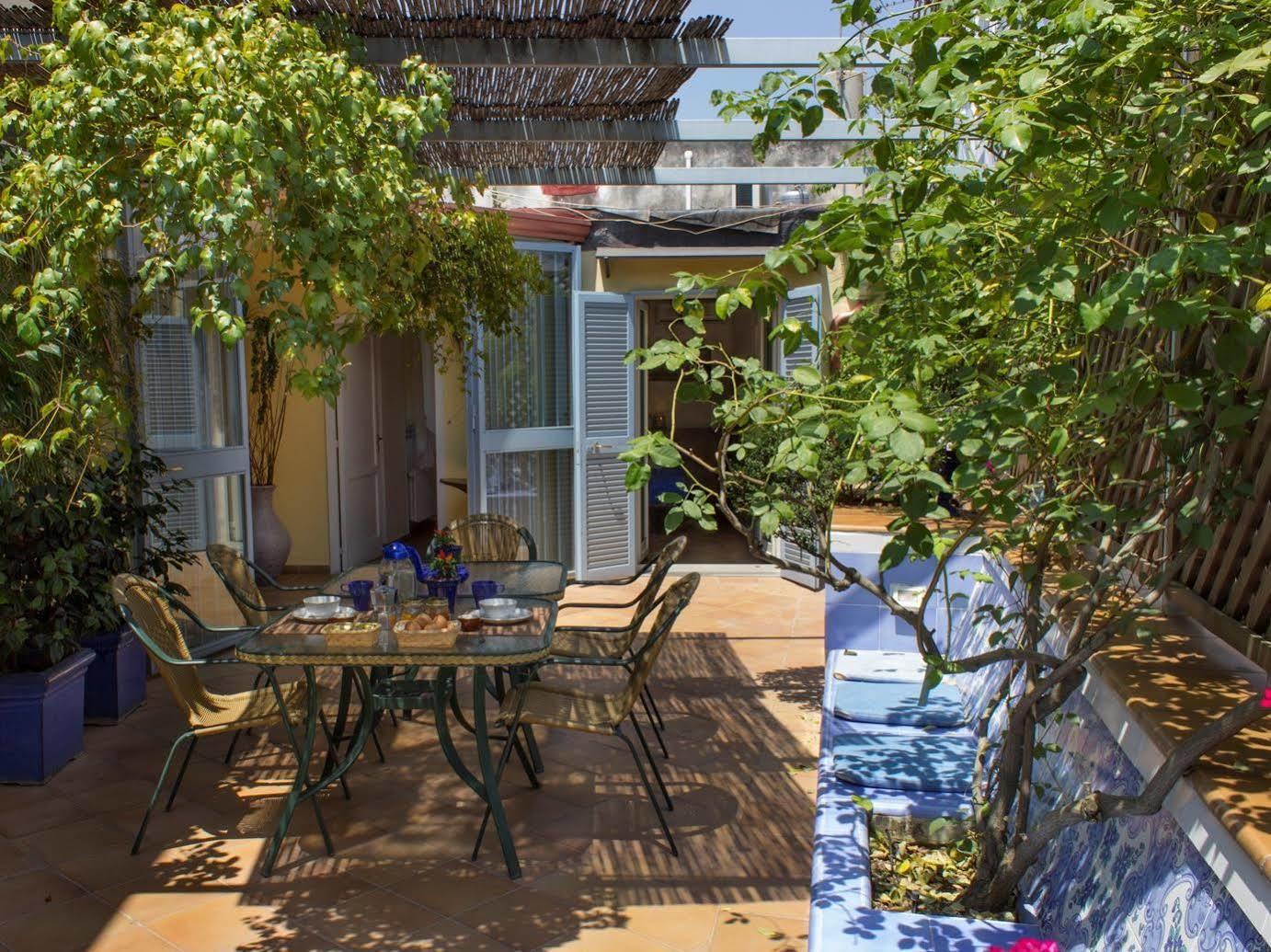 Dimora Dei Giganti Bed & Breakfast Napoli Eksteriør bilde